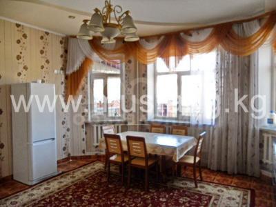 Продаю дом 8-комнатную 350кв. м., этаж-2, 6-сот., стена кирпич, Ахунбаева Малдыбаева.