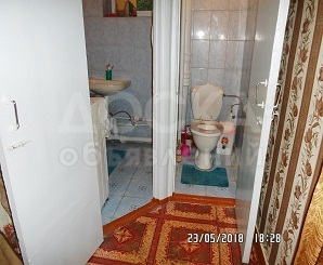 Продаю квартиру 3-ком., 56кв. м., этаж - 4/5, ул.ауэзова напротив рын.Чынар.