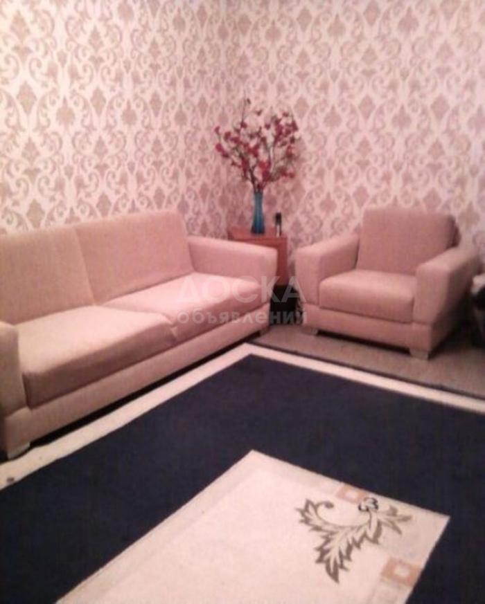Сдаю квартиру 2-ком., 60кв. м., этаж - 1/9, Ибраимова 68 к. посуточно,