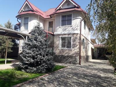 Продаю дом 6-комнатную 271кв. м., этаж-3, 9.23-сот., стена кирпич, Царское Село.