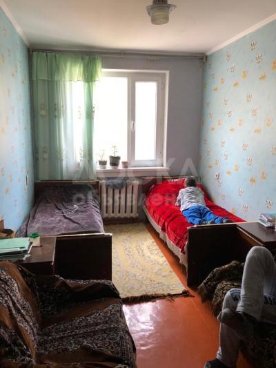 Продаю 3-комнатную квартиру, 58кв. м., этаж - 4/4, мкр.Аламедин1 по Ворошилова.