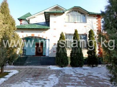 Продаю дом 9-комнатную 480кв. м., этаж-1, 30-сот., стена кирпич, Киргизия 1.