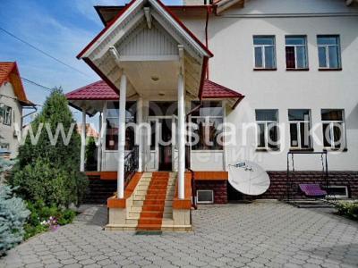 Сдаю дом 7-ком., 360кв. м., этаж-2, 6-сот., стена кирпич, Ахунбаева Малдыбаева.