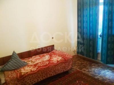 Продаю 4-комнатную квартиру, 87 кв. м., этаж - 5/6, Пишпек, ул. Льва Толстого.