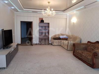 Продаю 3-комнатную квартиру, 155кв. м., этаж - 9/10, Боконбаева Манаса 70 школа.