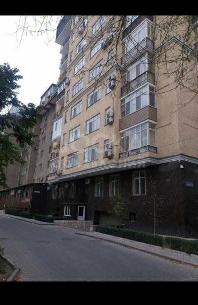 Продаю 5-комнатную квартиру, 270кв. м., этаж - 1/8, Чуй-Исанова Бабек-ЛТД Можно Переделать Под Бизнес.