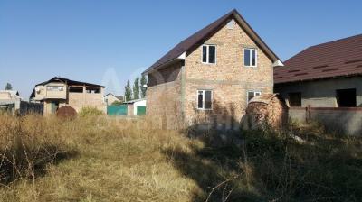 Продаю дом 4-комнатную 120кв. м., этаж-2, 5-сот., стена кирпич, Ново-Покровка.