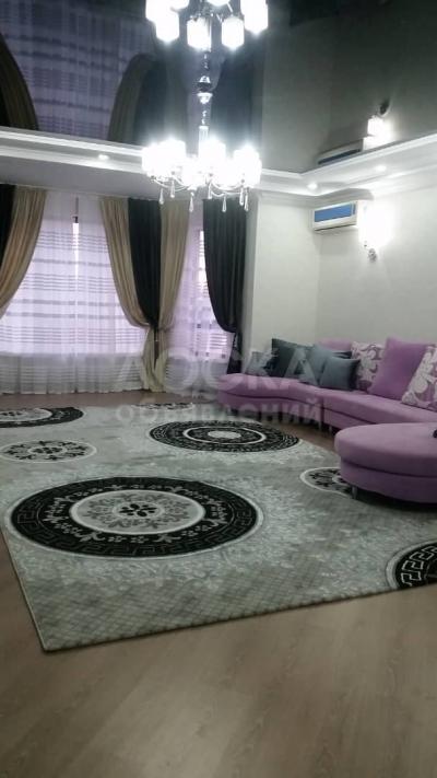 Сдаю 4-комнатную квартиру, 150кв. м., этаж - 4/4, район улиц Горького-Абая.
