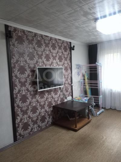Продаю 3-комнатную квартиру, 58кв. м., этаж - 1/4, ул.Ахунб./парк Ата-Тюрк.