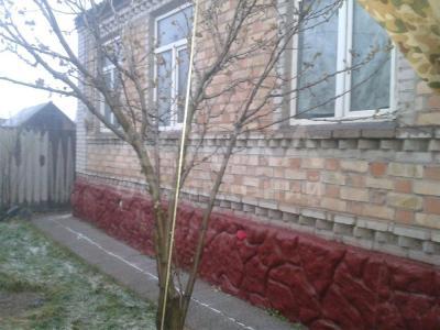 Продаю дом 4-комнатную 69кв. м., этаж-1, 7-сот., стена кирпич, с.Комсомольское.