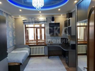 Продаю 4-комнатную квартиру, 139.4кв. м., этаж - 5/10, 4 микр.