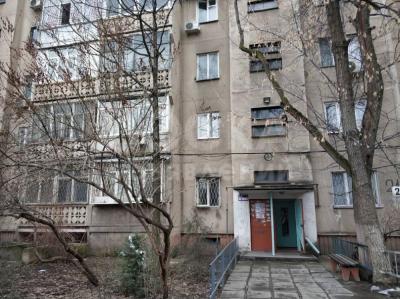 Продаю 2-комнатную квартиру, 53кв. м., этаж - 3/5, Боконбаева / Гоголя (Чуйкова 21).