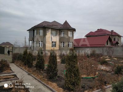 Продаю дом 6-комнатную 270кв. м., этаж-2, 14-сот., стена кирпич, с. Кок-Джар.