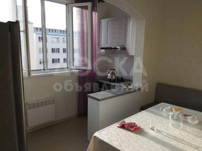 Продаю 1-комнатную квартиру, 45кв. м., этаж - 9/9, мкр. Улан-2.