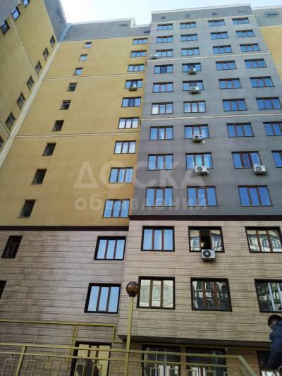 Продаю 3-комнатную квартиру, 85кв. м., этаж - 9/10, Боконбаева-Советская.