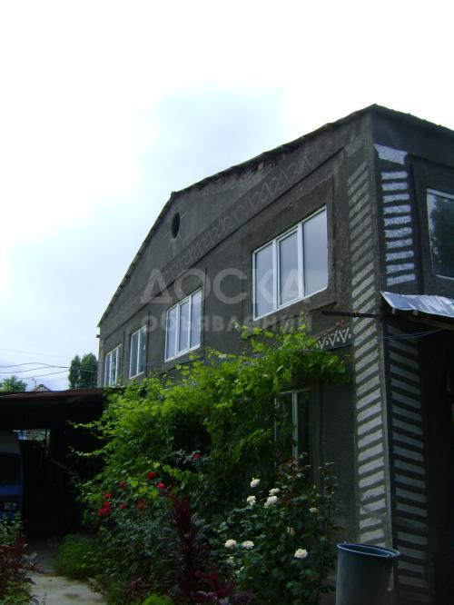 Продаю дом 10-комнатную 200кв. м., этаж-2, 65-сот., стена кирпич, Бишкек.