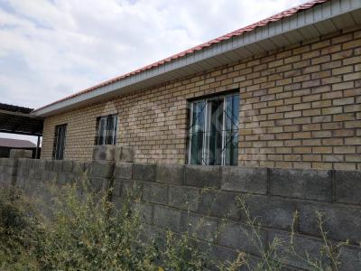 Продаю дом 5-ком., 105кв. м., этаж-1, 6-сот., стена кирпич, Ауэзова.