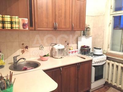 Продаю 3-комнатную квартиру, 61кв. м., этаж - 9/9, мкр. Восток-5.