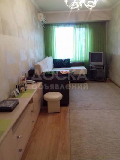 Продаю 2-комнатную квартиру, 54кв. м., этаж - 3/9, Московская - Молодая гвардия.