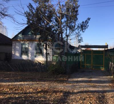 Продаю дом 3-комнатную 72кв. м., этаж-1, 4-сот., стена саман, село новопокровка.