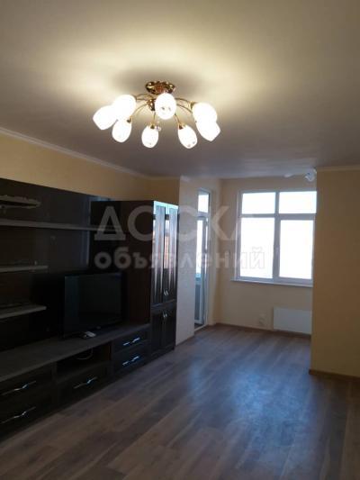 Продаю 4-комнатную квартиру, 137кв. м., этаж - 10/10, 7 микрорайон Космопарк.