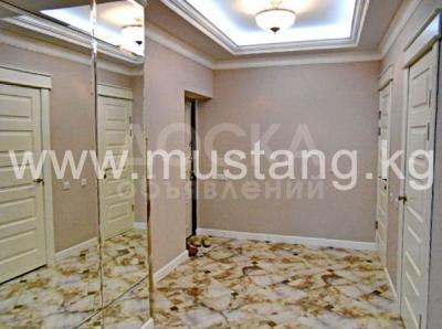 Продаю 4-комнатную квартиру, 180кв. м., этаж - 9/10, 12 микрорайон по Набережной.