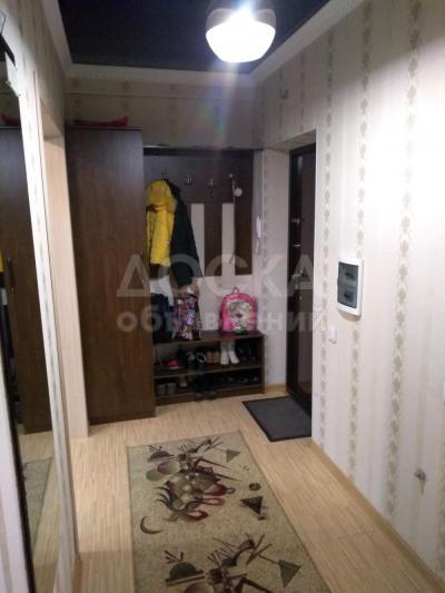 Продаю 1-комнатную квартиру, 45кв. м., этаж - 8/9, Ахунбаева - Табалдиева Политех.