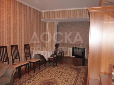 Сдаю 3-комнатную квартиру, 70кв. м., этаж - 3/9, проспект Манаса, пересекает ул.Токтогула.