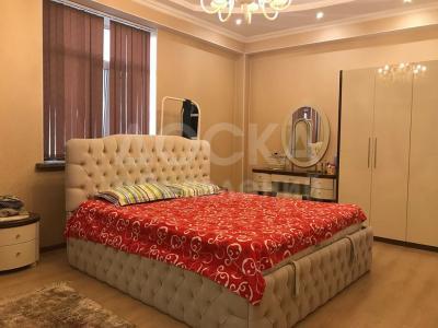 Сдаю квартиру 4-ком., 220кв. м., этаж - 9/10, "Асанбай" (напротив Jannat Regency).