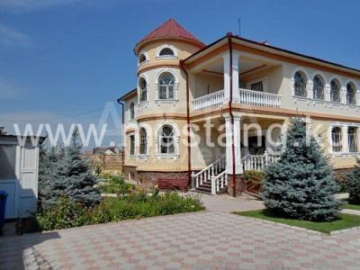 Продаю дом 14-ком., 872,3кв. м., этаж-3, 22-сот., стена кирпич, Киргизия -1.