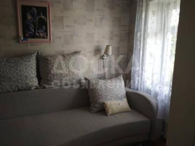 Продаю квартиру 2-ком., 42кв. м., этаж - 4/4, Ахунбаева/Панфилова.