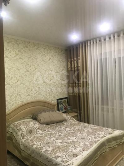 Продаю 3-комнатную квартиру, 1кв. м., этаж - 3/9, 8-мкр Советская/Магистраль.