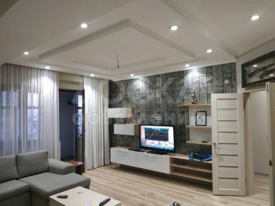 Продаю 3-комнатную квартиру, 109кв. м., этаж - 5/10, Тыныстанова- Токтогула.