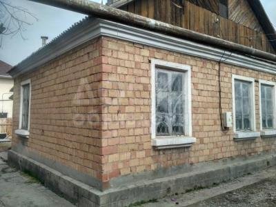 Продаю дом 4-комнатную 100кв. м., этаж-1, 4 -сот., стена кирпич, пе.Ясенский 6 / Шукурова.