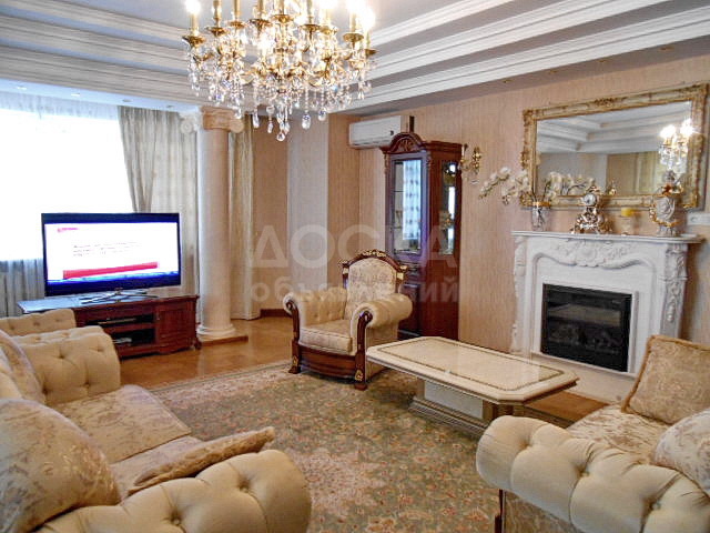 Продаю квартиру 4-ком., 213кв. м., этаж - 4/8, Советская Донецкая..