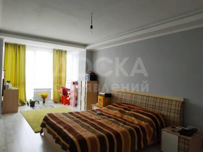 Продаю 2-комнатную квартиру, 79кв. м., этаж - 10/10, Сроч прод 2х ком кв евро,Дом премиум Класса.79м2.МКР.Кок Жар..