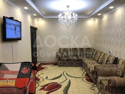 Продаю 3-комнатную квартиру, 70кв. м., этаж - 1/5, мкр. Восток-5.