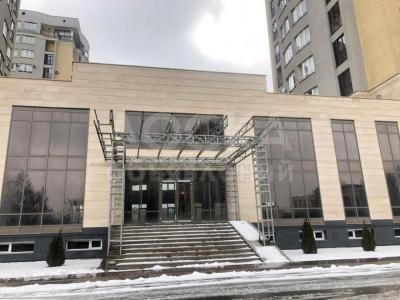 Продаю офисное помещение 1200кв. м., Бишкек.