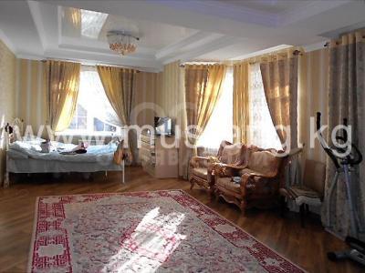 Сдаю дом 11-комнатную 520кв. м., этаж-3, 8-сот., стена кирпич, Мира Ю.Магистраль.