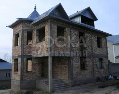 Продаю дом 15-комнатную198кв. м., этаж-2, 5-сот., стена кирпич, г.Ош.