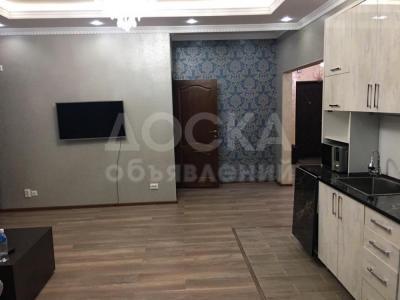Сдаю 2-комнатную квартиру, 70кв. м., этаж - 8/10, район улиц Раззакова-Московской.