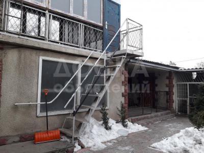 Продаю дом 4-ком., 79кв. м., этаж-1, 4,5-сот., стена кирпич, Гагарина/Кривоносова (школа).