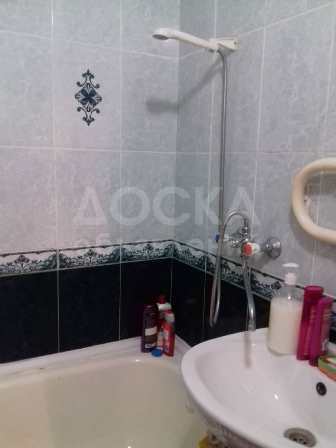 Продаю квартиру 2-ком., 51кв. м., этаж - 3/5, 9 мкр. Донецкая.