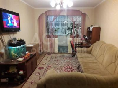 Продаю 3-комнатную квартиру, 58кв. м., этаж - 2/4, 6 микрорайон.