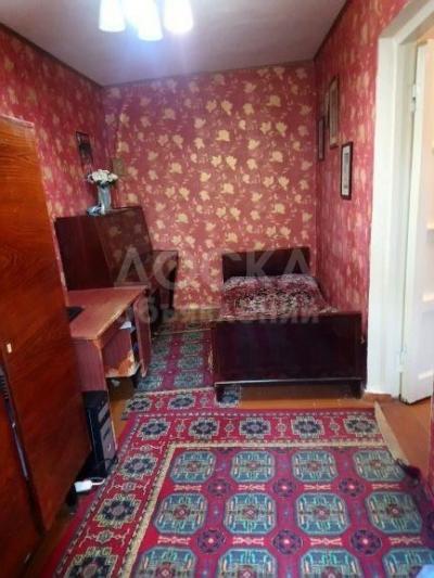 Продаю 3-комнатную квартиру, 52кв. м., этаж - 2/4, ул.Правда/Боконбаева.