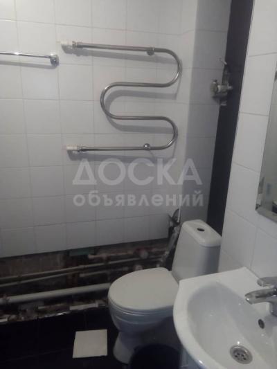 Продаю 2-комнатную квартиру, 46кв. м., этаж - 3/5, Токтогула /Уметалиева.