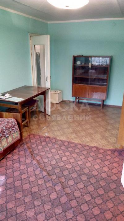 Продаю квартиру 3-ком., 53кв. м., этаж - 2/4, Ахунбаева/Малдыбаева.