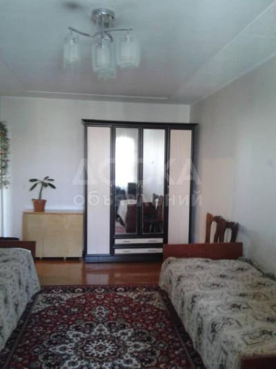 Продаю 1-комнатную квартиру, 32кв. м., этаж - 2/4, 11 мкр ( старая дорога ) .