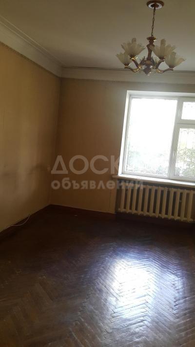 Продаю 3-комнатную квартиру, 70кв. м., этаж - 1/4, Срочно!! Орозбекова/Фрунзе, индив. Совмин.дом.