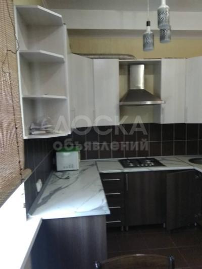Продаю 2-комнатную квартиру, 60кв. м., этаж - 1/4, 11 мкр.